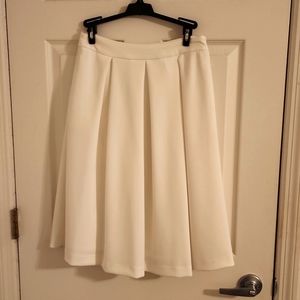 Calvin Klein White Lined Midi Skirt Size 2P. NWOT